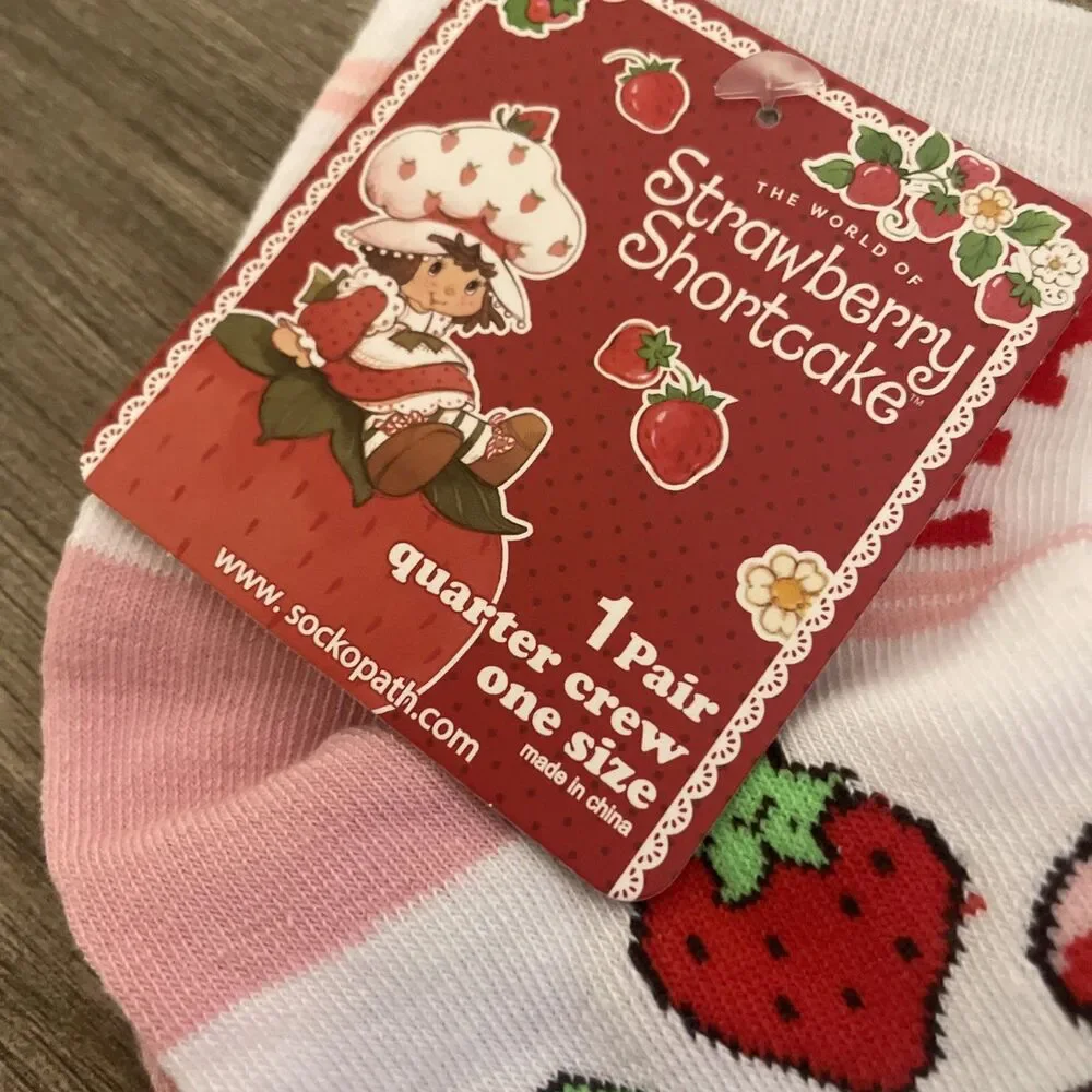Strawberry Shortcake Quarter Crew Socks Women’s 9-14 1 Pair